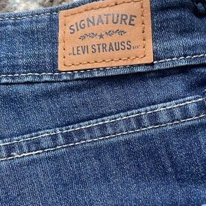 Levi’s high-rise, super skinny
